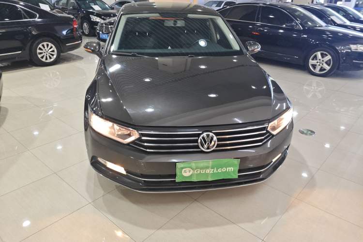 Used Volkswagen Magotan 2018 330TSI DSG Advanced Model
