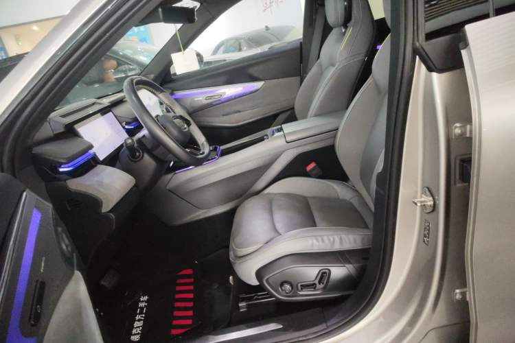 Used Lynk & Co 08 EM-P 2023 120km Long-Range Halo Left Front Seat