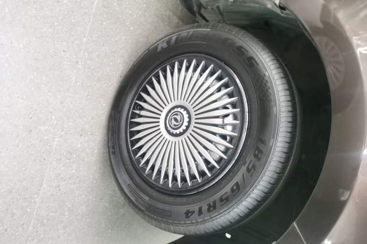 Used Dongfeng Fengon 330 2017 1.5L Manual Utility II DK15 Right Front Wheel Hub