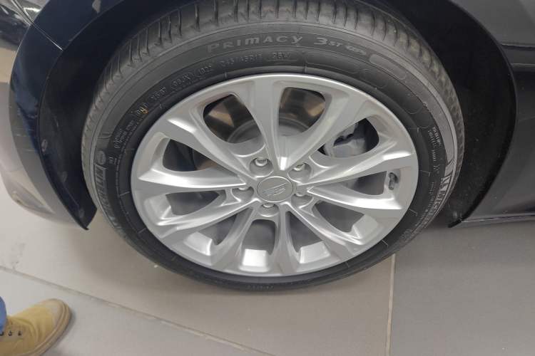 Used Cadillac CT5 2022 28T Luxury Version (Standard Edition) Left Front Wheel Hub