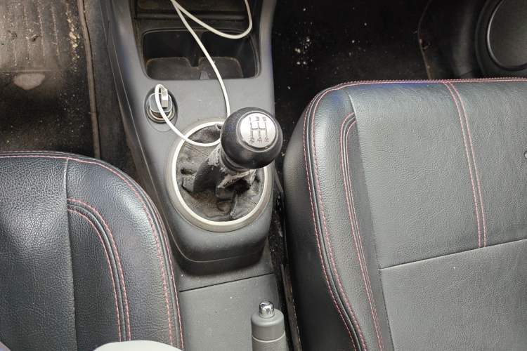 Used Suzuki Swift 2013 1.5L Manual Standard Edition Gear Lever
