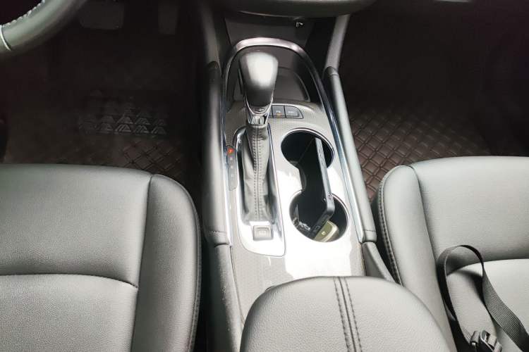 Used Chevrolet Malibu XL 2022 535T Automatic Sport Edition Gear Lever