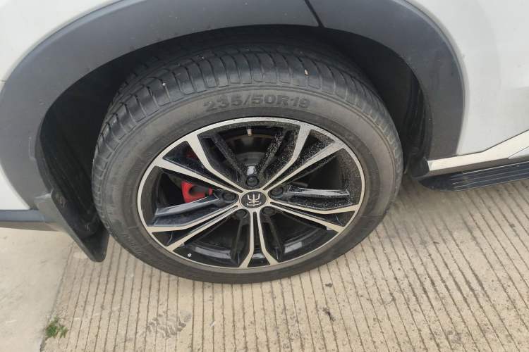 Used BYD Song PLUS 2020 1.5T Automatic Flagship Edition Right Rear Wheel Hub
