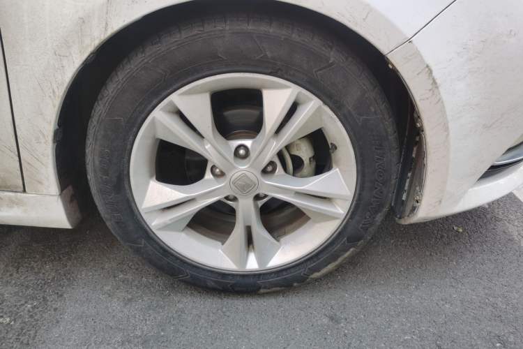 Used Zotye Z500 2015 1.5T CVT Luxury Model
