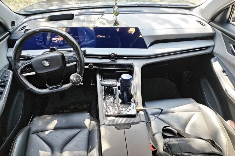 Used CHANGAN CS75 PLUS 2022 2.0T Automatic Flagship Edition Center Console