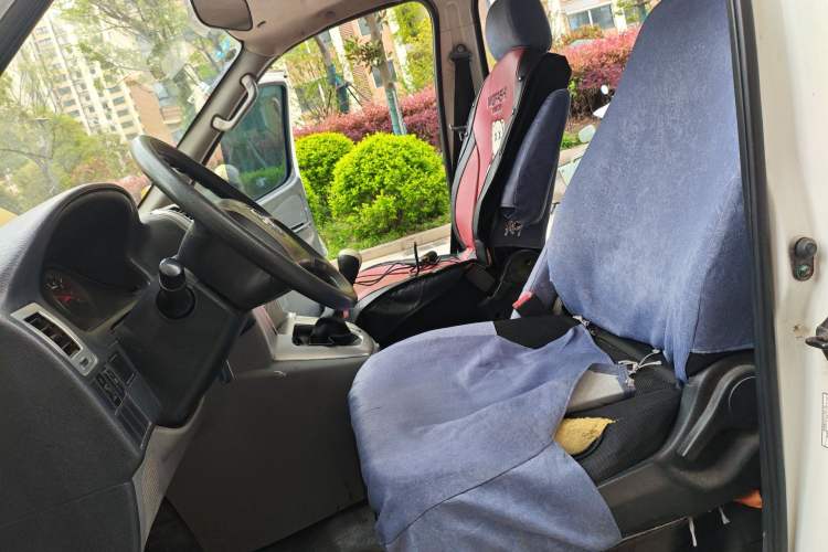 Used Foton Scenic G5 2021 2.0L Gasoline Commercial Version 6-Seater Multi-Purpose Passenger Vehicle 1TZS Left Front Seat