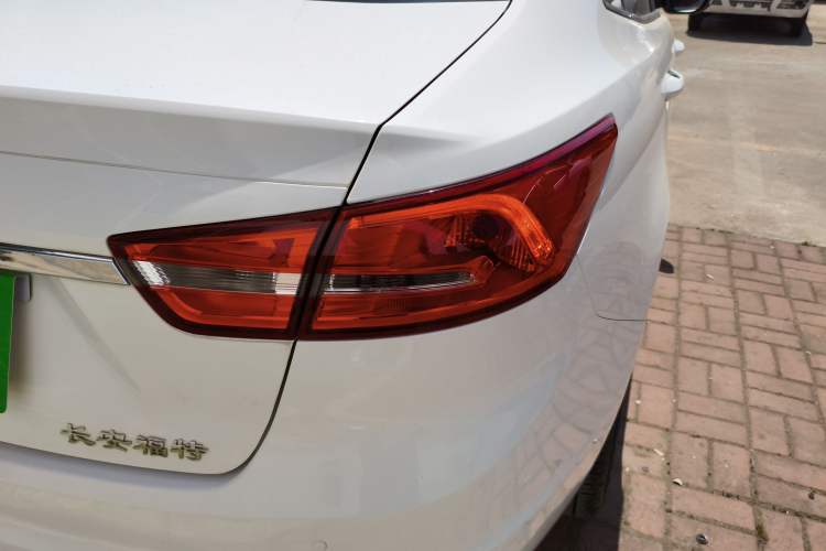 Used Ford Escort 2017 Happy Edition 1.5L Manual Fashion Model