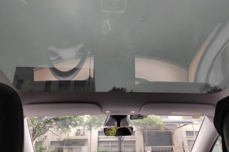 Used Tesla Model Y 2021 Standard Range Rear-Wheel Drive Version Headliner