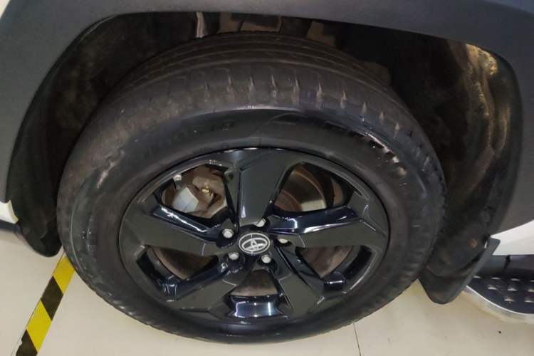 Used Toyota RAV4 2020 Dual-Engine 2.5L E-CVT 4x4 Elite PLUS Edition
