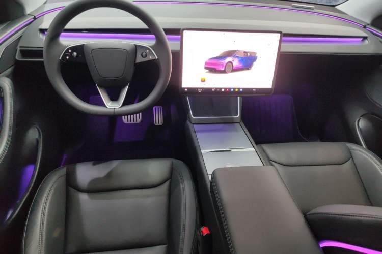 Used Tesla Model Y 2025 Long-Range All-Wheel-Drive Version