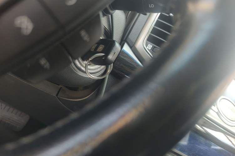 Used Chevrolet Captiva 2014 2.4L 4x4 Flagship Edition 7 Seats Vehicle Key