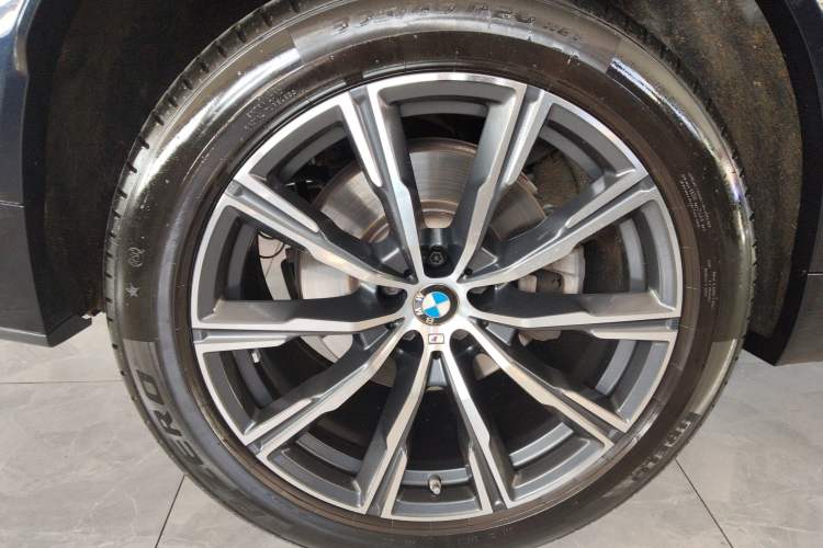 Used BMW X5 2022 Restyled xDrive 30Li Luxury Version M Sport Package
