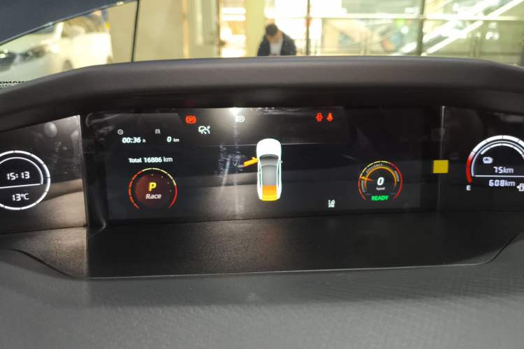 Used Changan UNI-V iDD 2023 ZhiDian iDD 1.5T 113km ZhiKu Model
