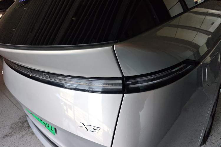 Used XPeng X9 2024 702 Ultra-Long Range Max
