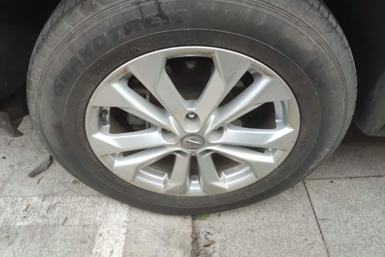 Used Nissan X-Trail 2015 2.0L CVT Comfort MAX Edition 2WD Exterior 5