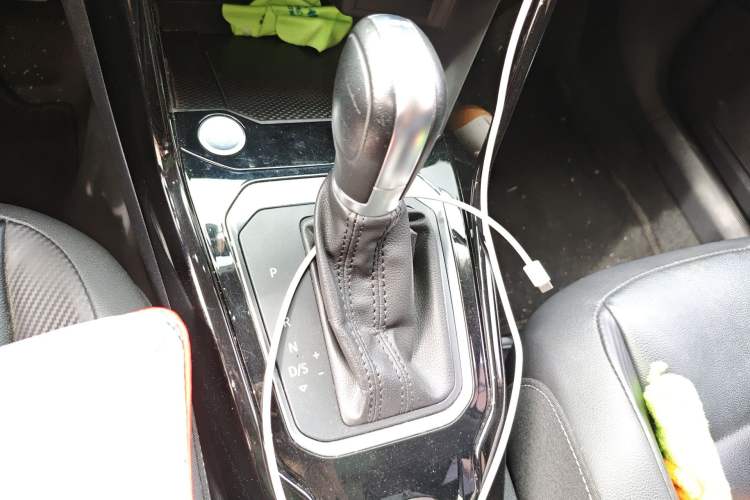 Used Volkswagen T-ROC 2020 280TSI DSG Two-Wheel Drive Comfort Version Gear Lever