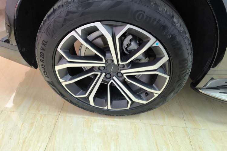 Used Lynk & Co 09 2024 2.0T Four-Wheel Drive Sport Edition Five Seats Right Rear Wheel Hub