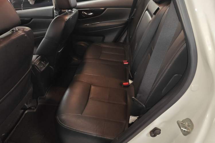 Used Nissan X-Trail 2017 2.5L CVT Luxury Edition 4WD Left Rear Seat