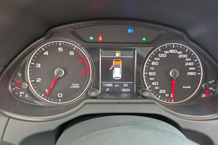 Used Audi Q5 2017 Plus 40 TFSI Technology Model