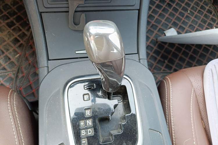 Used BYD S7 2015 2.0T Upgraded Automatic Luxury Version Gear Lever