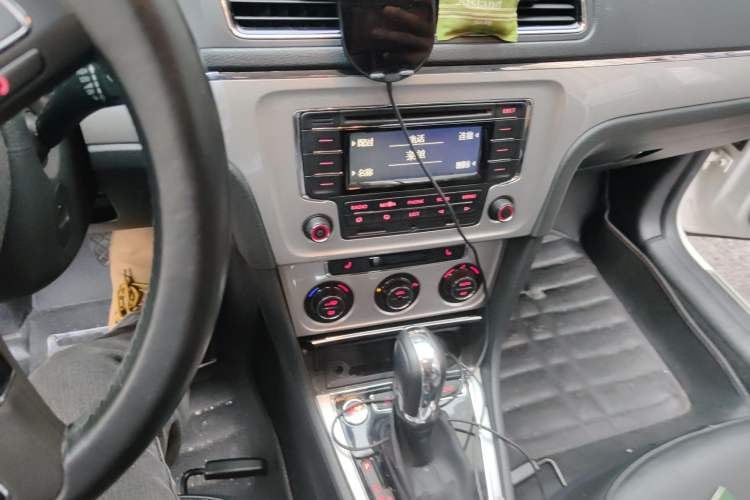 Used Volkswagen Gran Lavida 2013 1.4 TSI Automatic Luxury Model
