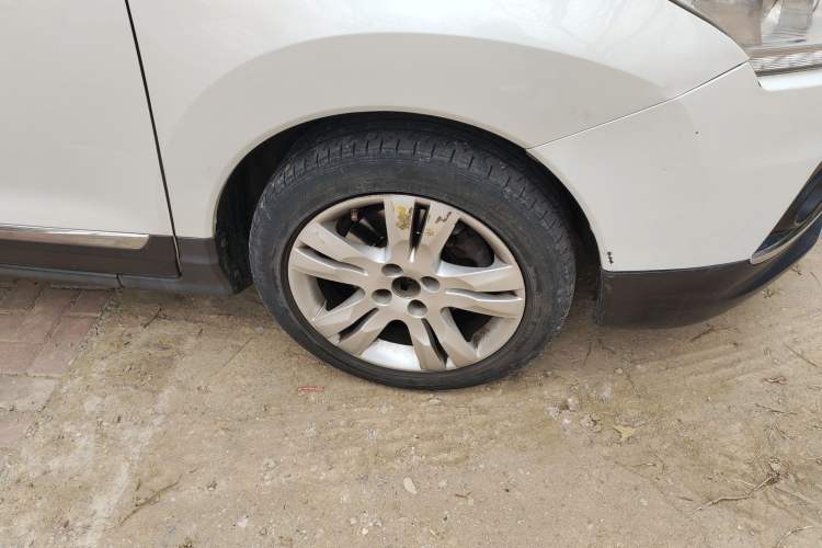Used Peugeot 3008 2013 2.0L Automatic Trend Edition Right Front Wheel Hub