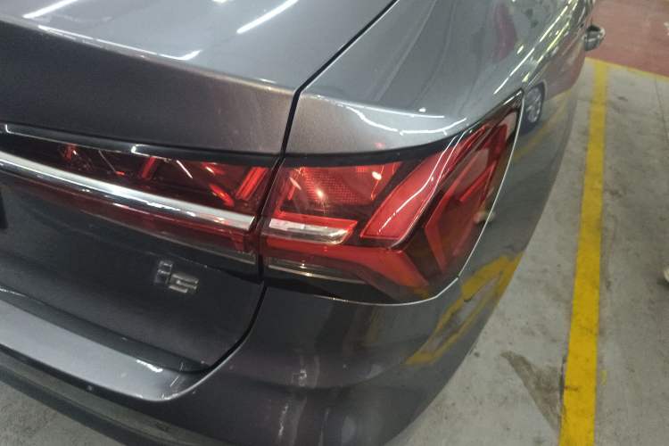 Used Roewe i5 2021 1.5L Manual Platinum Edition
