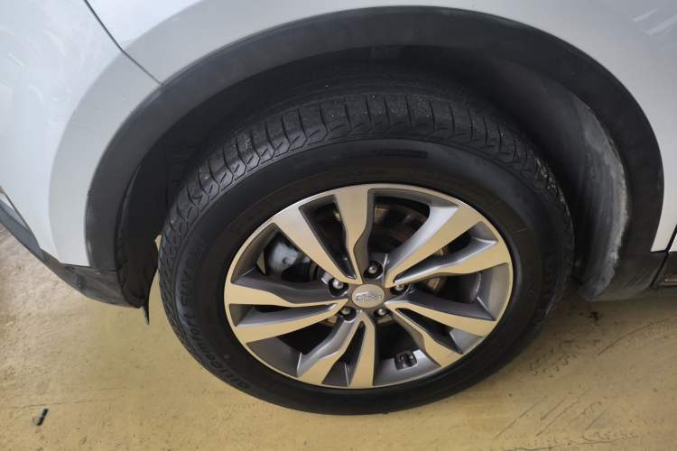 Used Geely Auto Emgrand X7 Sport 2016 1.8TD Automatic Smart Connectivity Version Left Front Wheel Hub