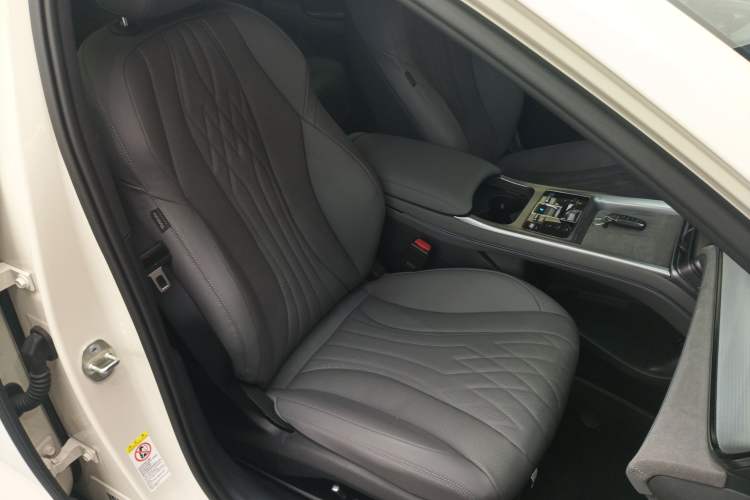 Used BYD Seal 07 DM-i 2025 DM-i 1.5L 125km Prestige Model Right Front Seat