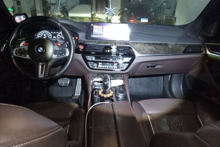 Used BMW 5 Series 2018 540i M Sport Package Center Console