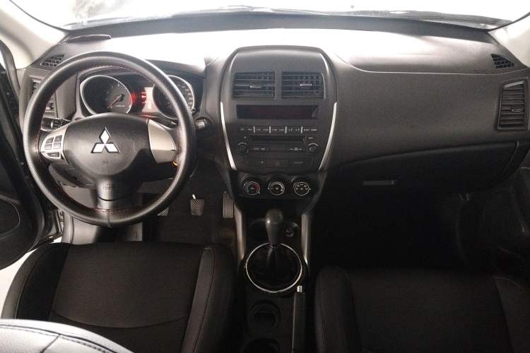 Used Mitsubishi ASX 2013 1.6L Manual Two-Wheel Drive Standard Edition Center Console