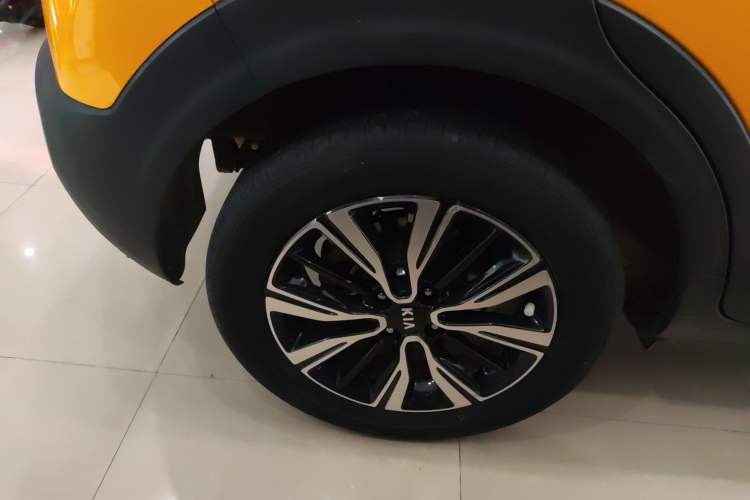 Used Kia kx1 Stonic 2019 1.4L Automatic Fun Edition China VI Right Rear Wheel Hub