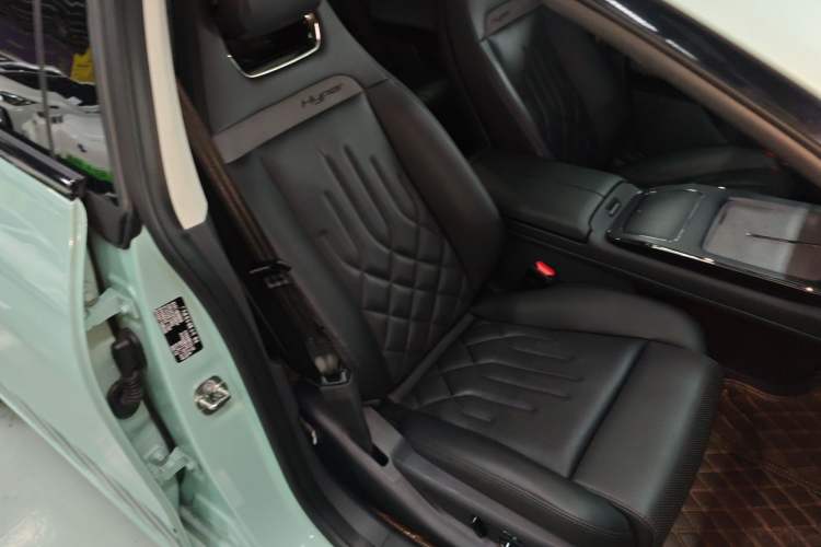 Used Hyptec GT 2024 Global Model 710 Ultra-High Voltage Intelligent Driving Edition Right Front Seat