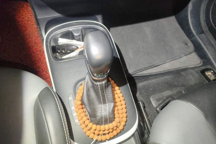 Used Roewe Clever 2022 311km QiQi BoBo Edition Gear Lever