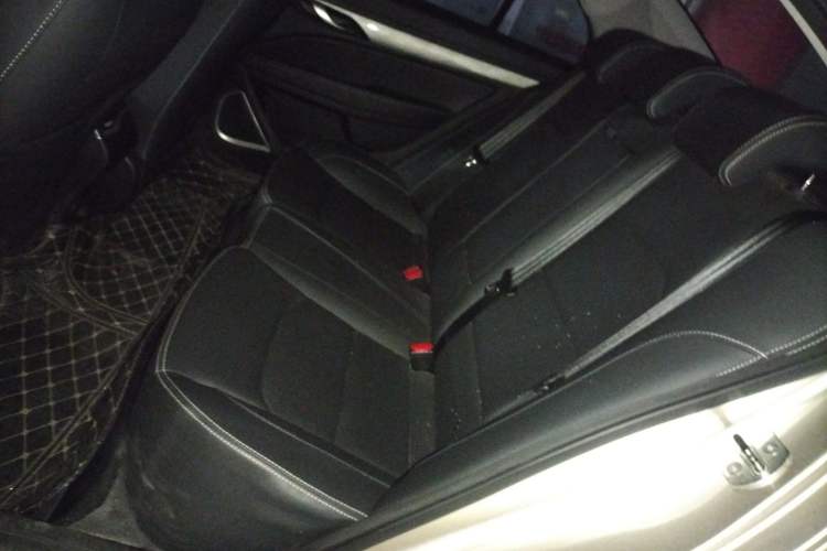 Used Geely Auto Emgrand 2019 Leading Edition 1.5L CVT Luxury Model China V Standard
