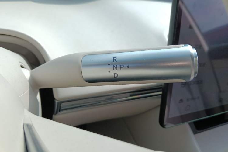 Used Hima Luxeed R7 2024 All-Electric 736 km Ultra Gear Lever