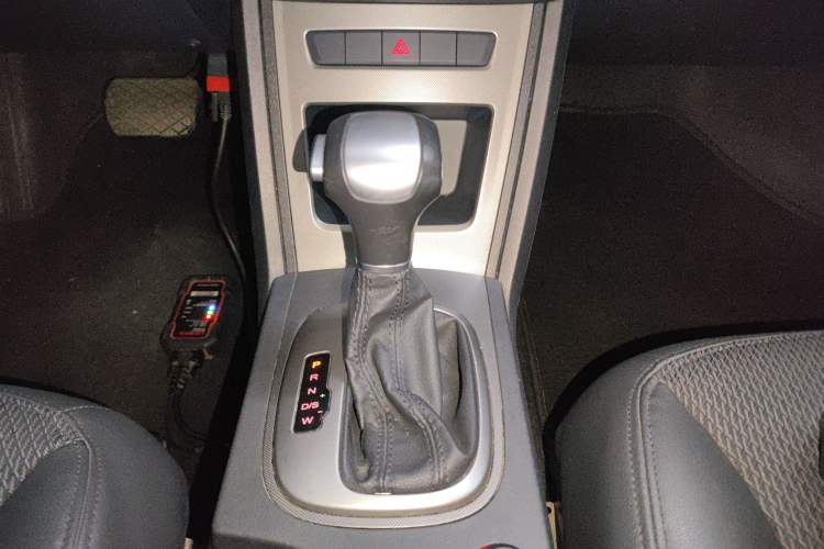 Used Roewe 350 2014 1.5L Automatic Xunyue Version Gear Lever