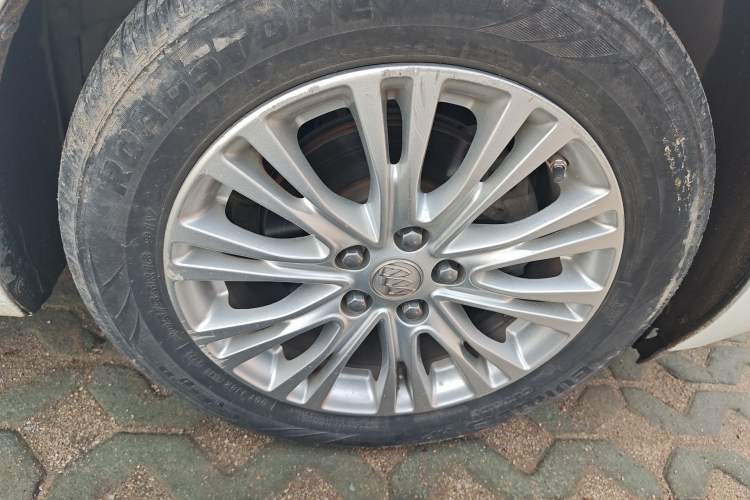 Used Buick GT 2015 15N Automatic Elite Version
