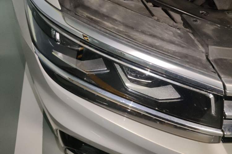 Used Volkswagen Tiguan L 2021 330TSI Automatic Two-Wheel Drive R-Line Flagship Edition
