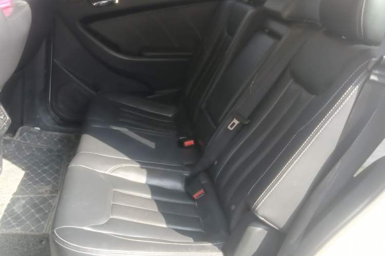Used Dongfeng Fengon 580 2017 1.5T CVT Smart Style Model Left Rear Seat