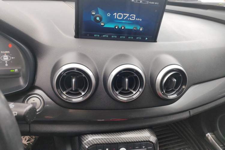 Used Wey VV7 2017 2.0T Flagship Model Audio And AC Panel