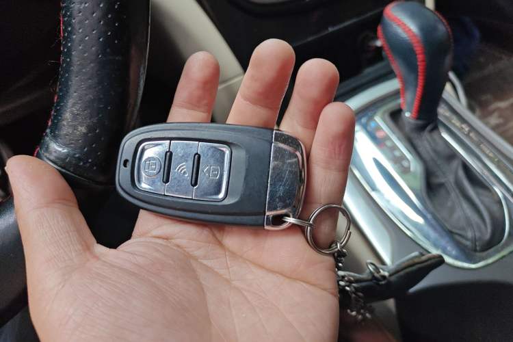 Used Buick Regal 2015 2.0L Leading Fashion Edition Vehicle Key