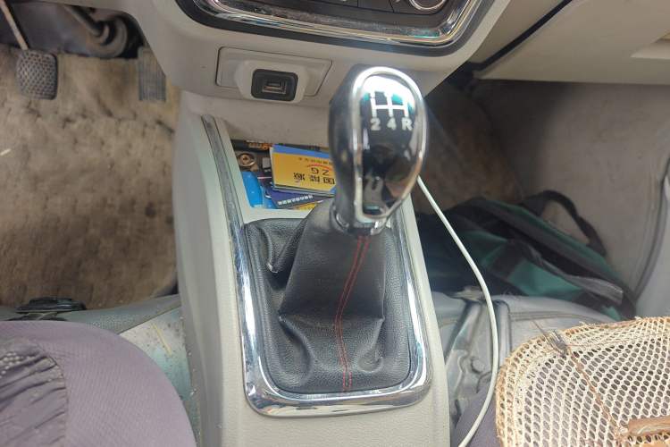 Used Jinbei New Hiace X30L 2021 1.5L Wealth Edition Bus Non-Air-Conditioned China VI Standard SWC15M Gear Lever