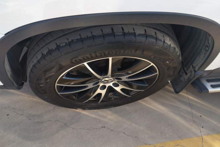 Used Volkswagen Tiguan 2016 300TSI Automatic All-Wheel Drive Luxury Edition Left Front Wheel Hub