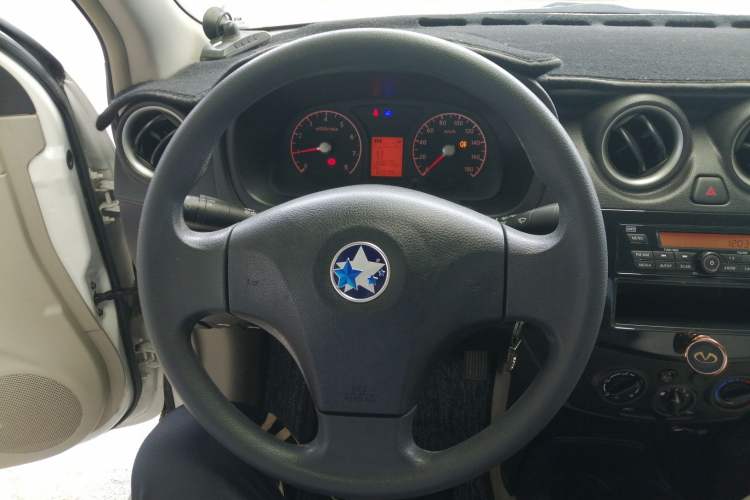 Used Venucia R30 2016 1.2L Manual Enjoyment Edition
