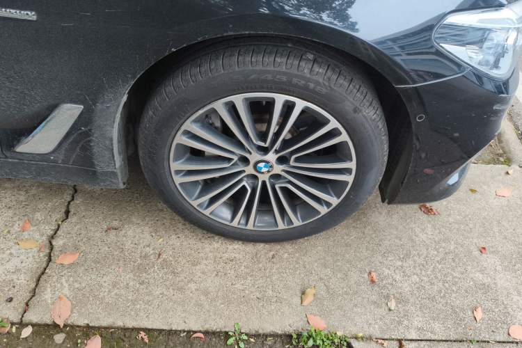 Used BMW 5 Series 2018 Facelifted 530Li Luxury Edition Premium Package
