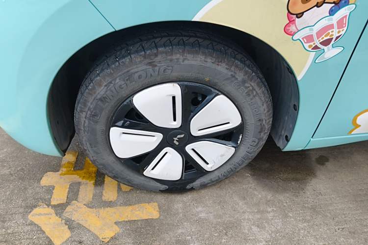 Used Wuling Hongguang MINIEV 2025 Four-Door Version Premium Edition Left Front Wheel Hub