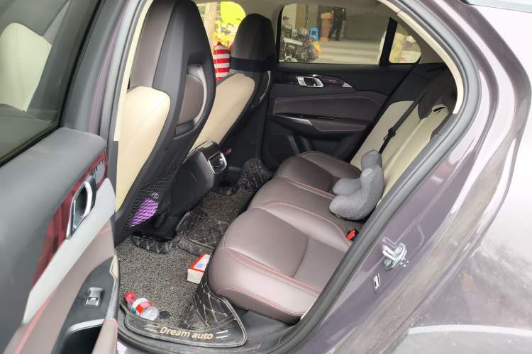 Used Lynk & Co 02 2019 1.5T DCT Two-Wheel Drive Shine Pro Edition China VI Standard Left Rear Seat