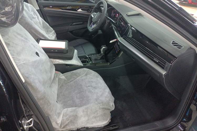 Used Volkswagen Passat 2026 Model, Outstanding 380TSI Xingkong Longteng Edition
