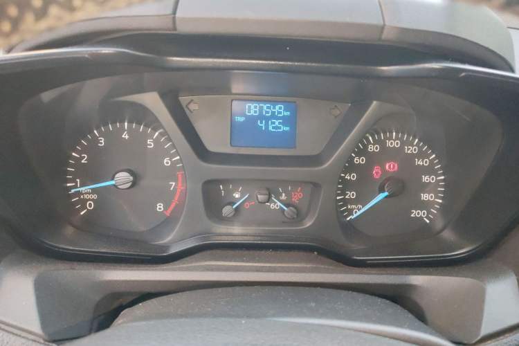 Used Ford Transit 2017 2.0T Gasoline Multi-Purpose Commercial Vehicle Short Wheelbase Low Roof China V Standard
